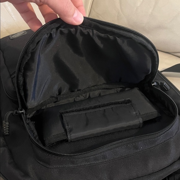 Discreet Backpack - Picture 4 of 6